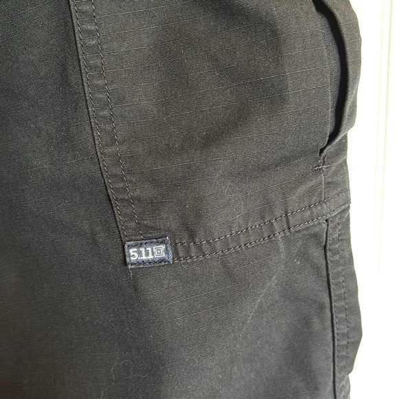 5.11 Tactical Series unisex black tactical cargo pants size 30 waist / 32 length - Picture 11 of 13